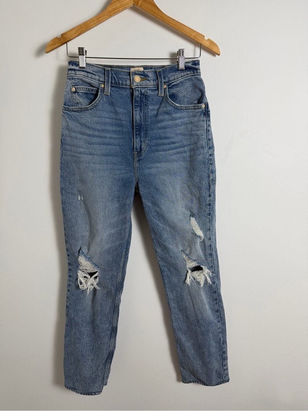 Levi’s x Deepika Padukone Distressed High Rise Mom Jeans Size 26